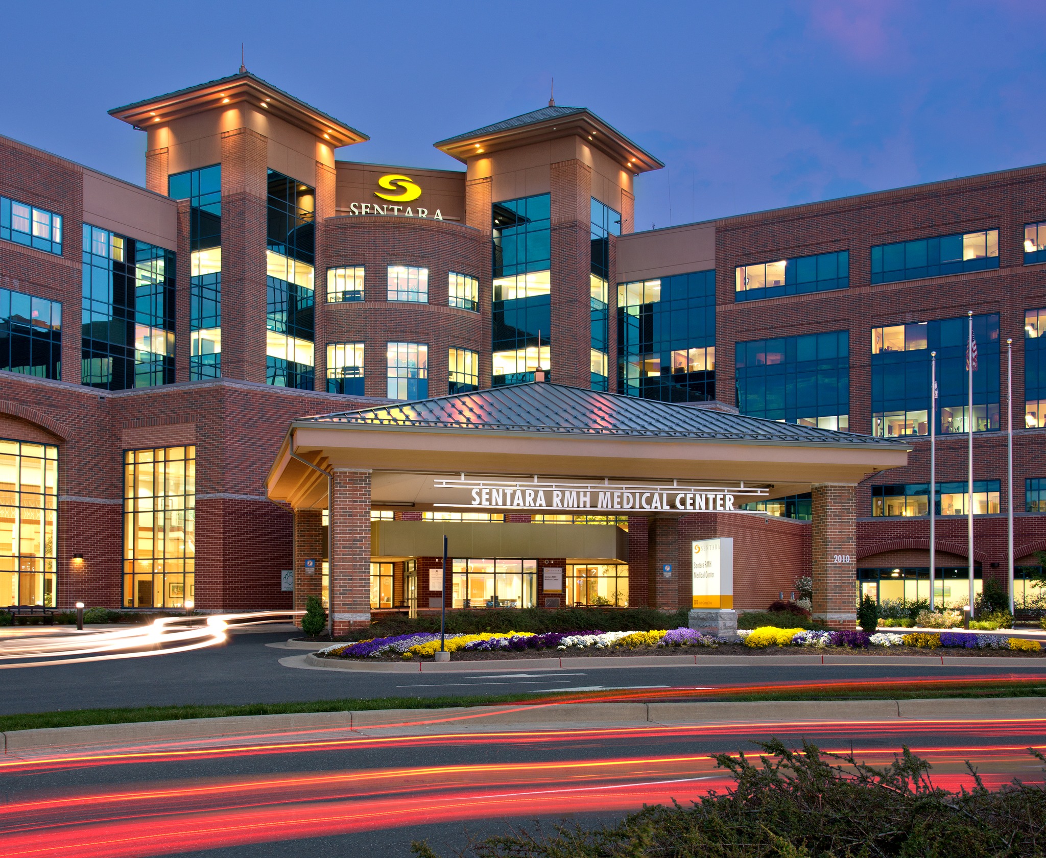 Main entrance to Sentara RMH Harrisonburg Campus