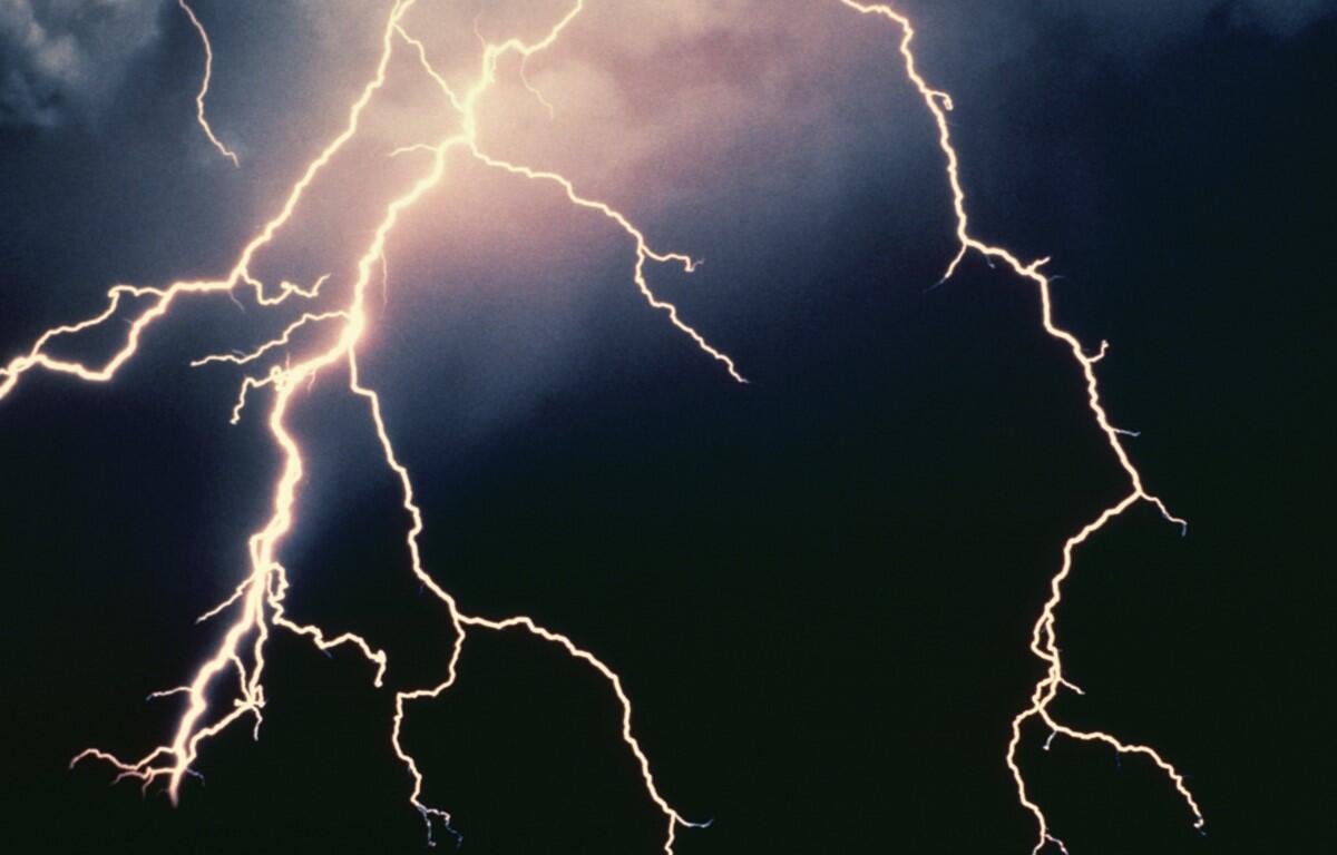 thunderstorm with lightning