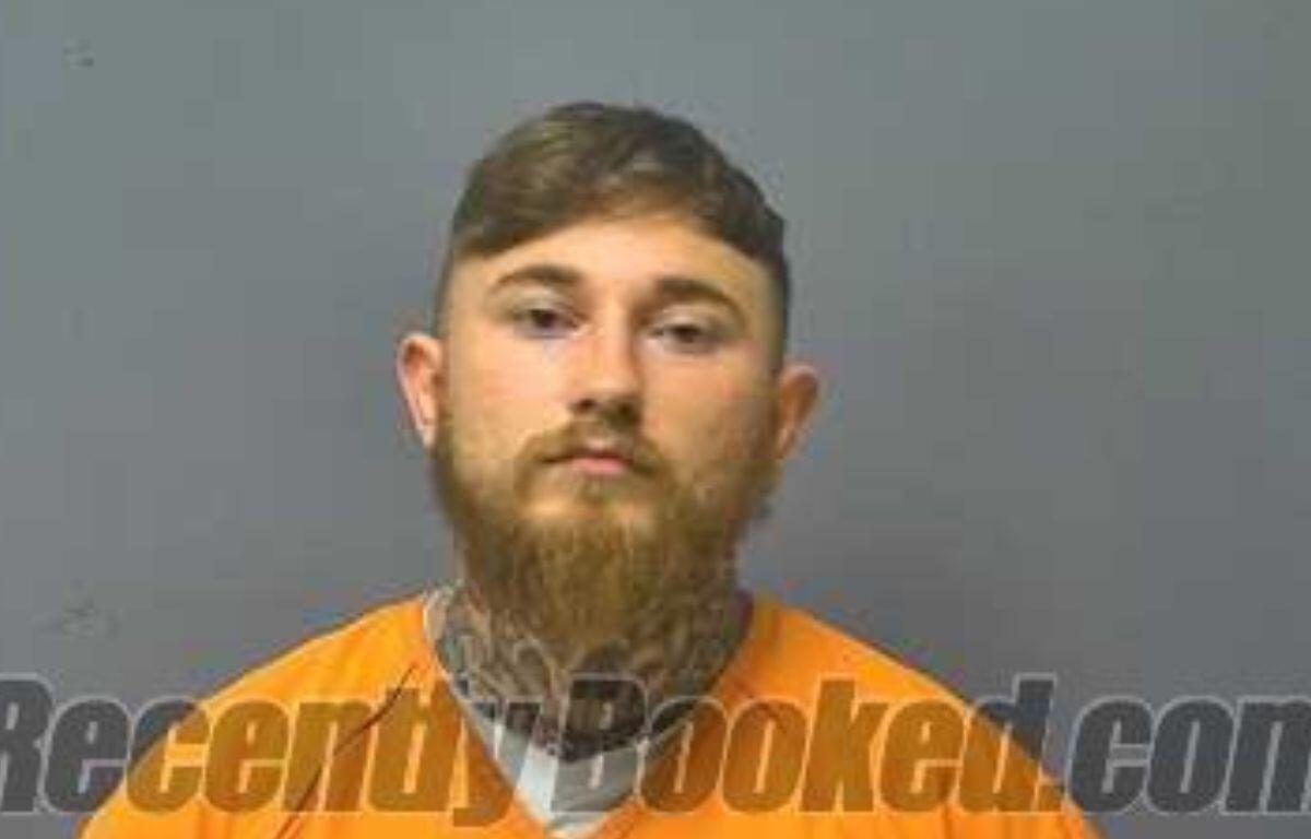 Mug shot of Dustin Allen Dove
