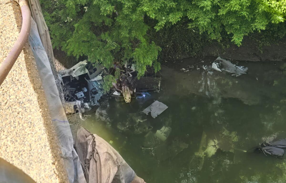 truck crash middle river verona va 