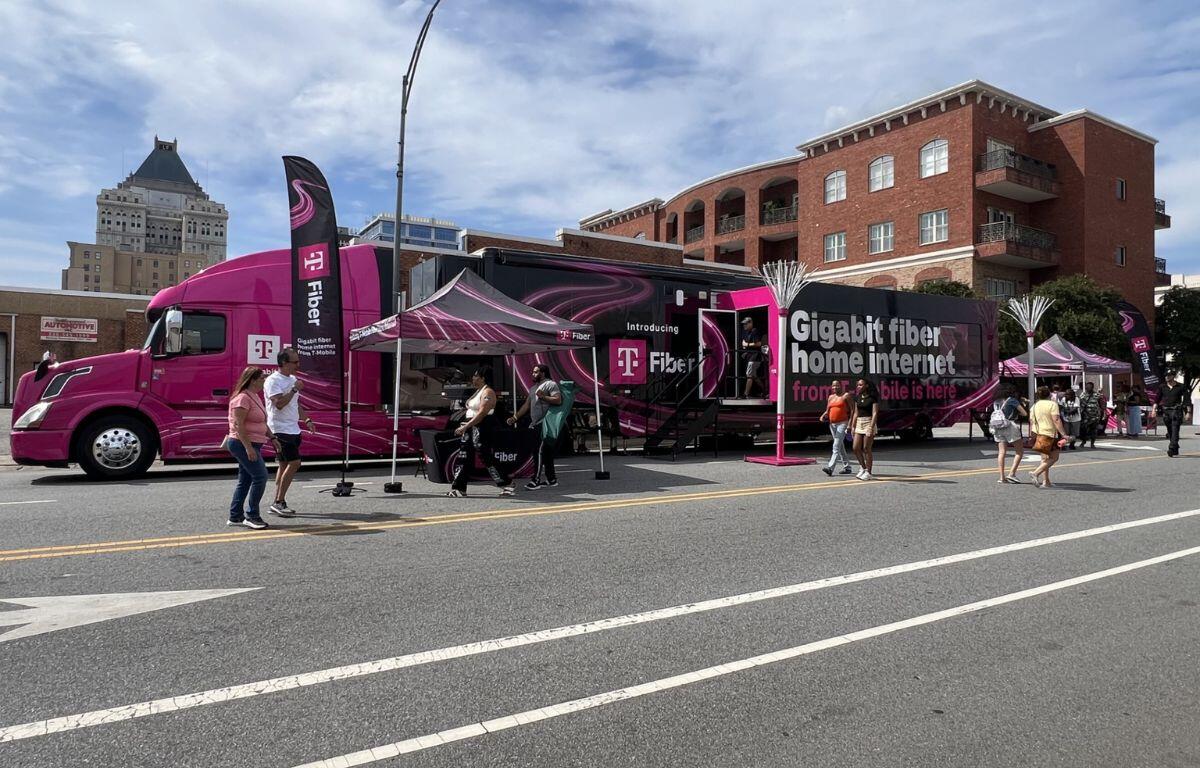 T-Mobile Fiber Truck