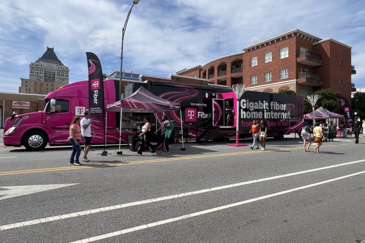 T-Mobile Fiber Truck