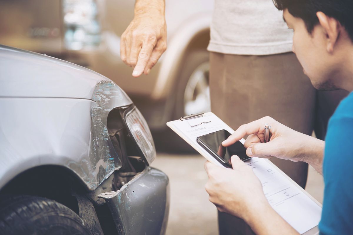 Assessing a car