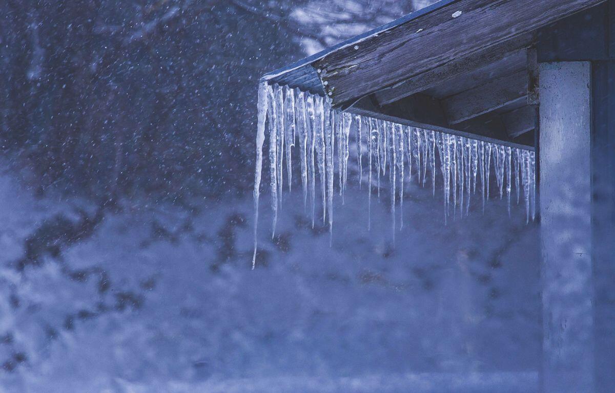 roof with icicles