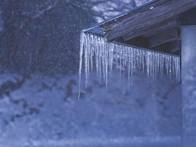 roof with icicles