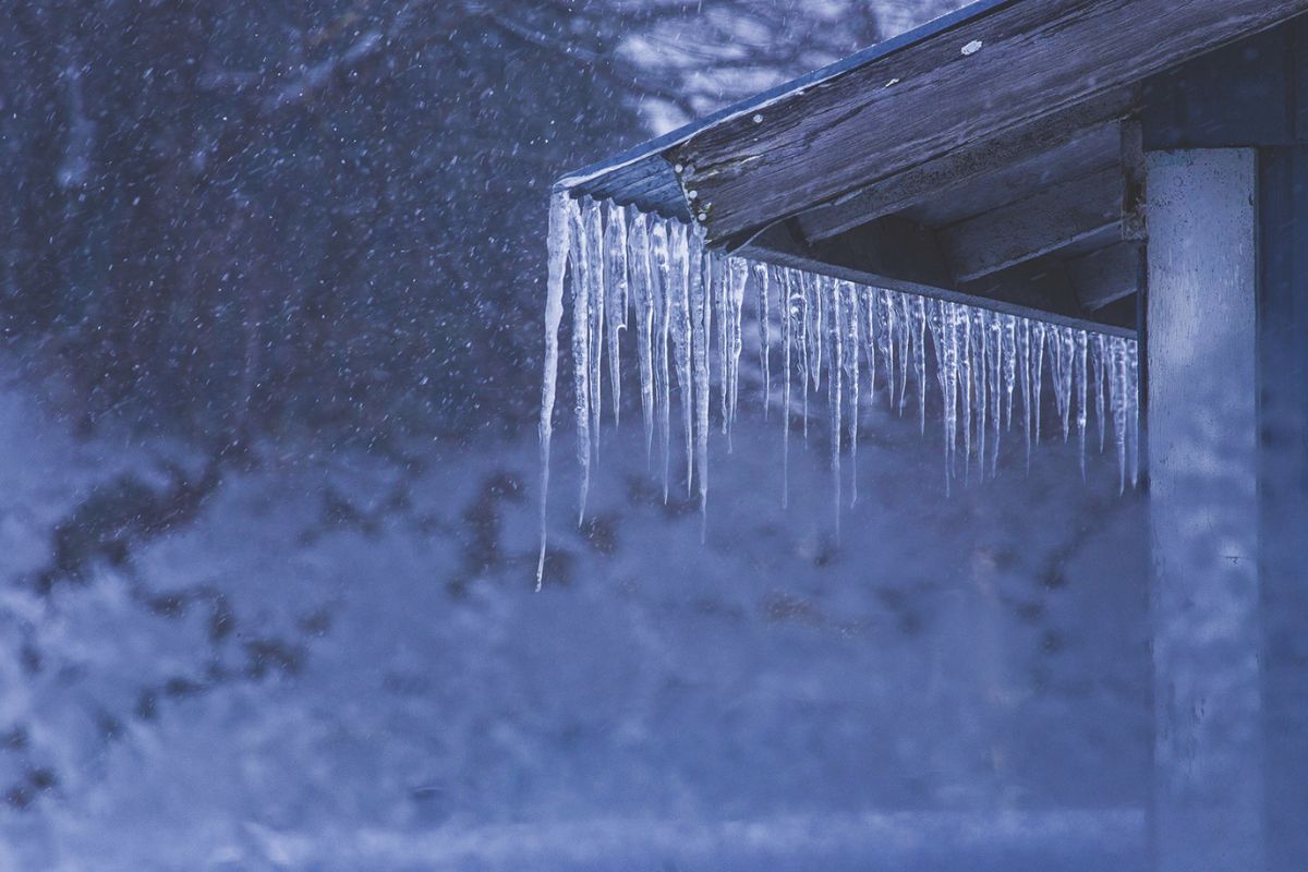 roof with icicles
