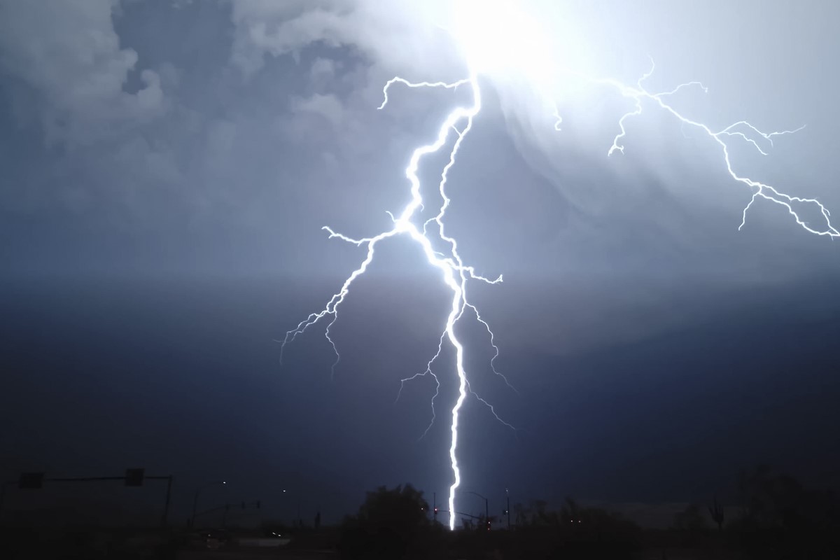 lighting thunderstorm