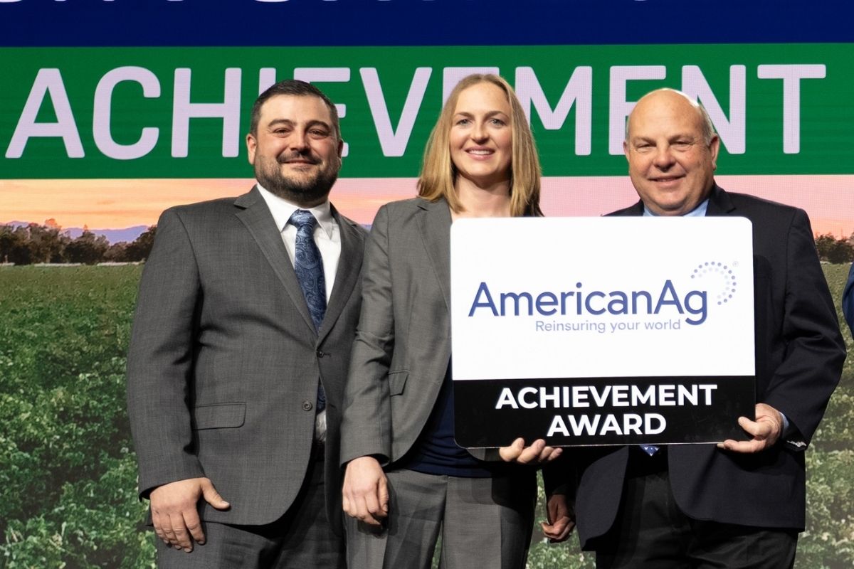 Clay and Paula Greene receive award from Zippy Duvall (r), President of the American Farm Bureau Federation