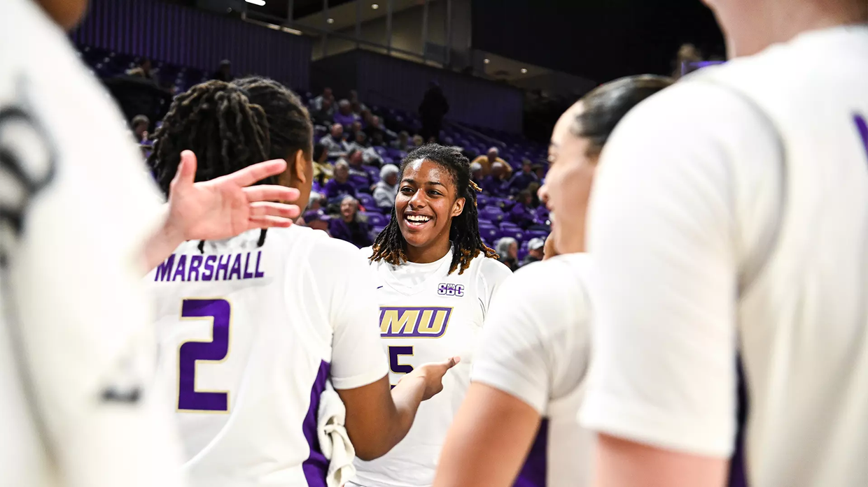 JMU Women’s Basketball cruises past Louisiana, 96-45