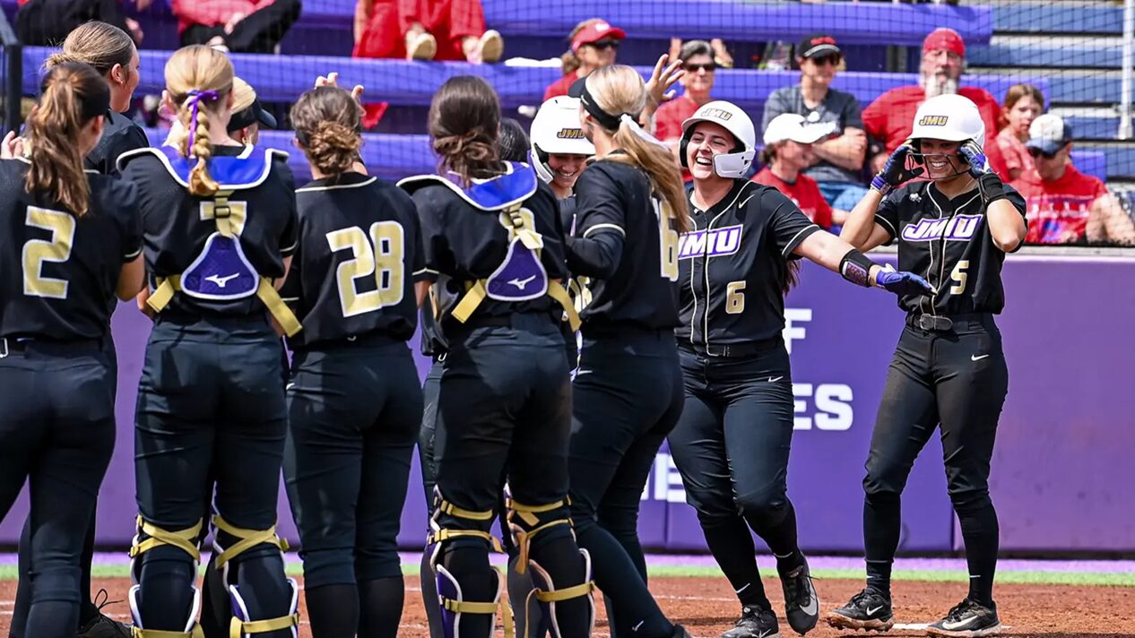 James Madison Softball defeats Louisiana, 15-9, to complete three-game sweep