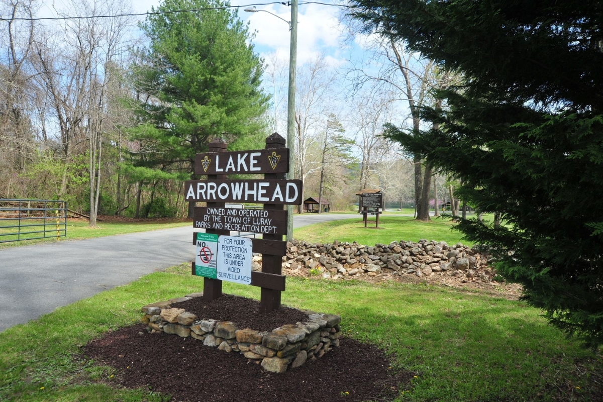 Lake Arrowhead sign