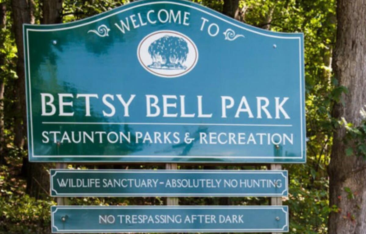 betsy bell park sign