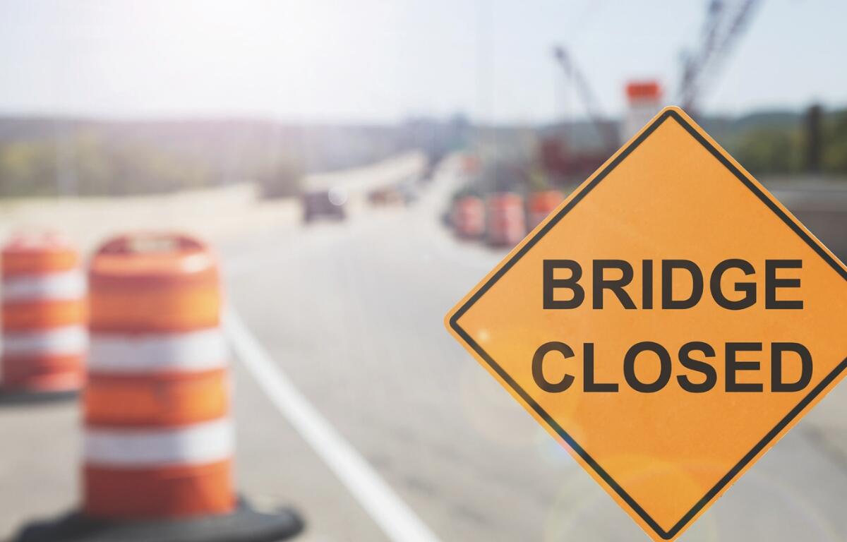 Bridge closed sign