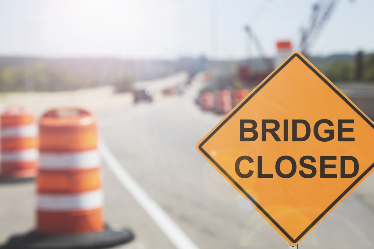 Bridge closed sign