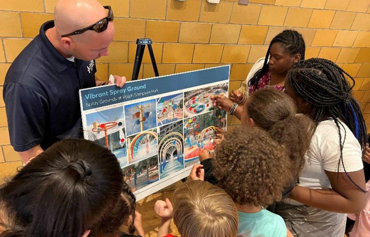 Harrisonburg Parks & Rec Deputy Director Scott Erickson gets community members’ feedback at a past Parks & Rec engagement meeting.